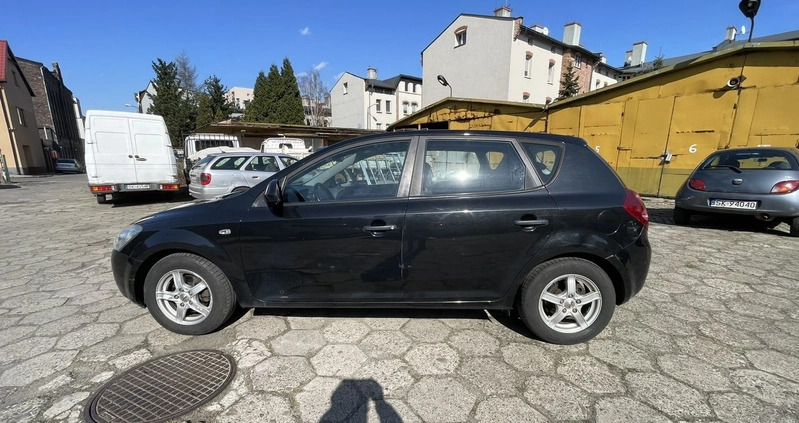 Kia Ceed cena 12900 przebieg: 208000, rok produkcji 2009 z Katowice małe 92